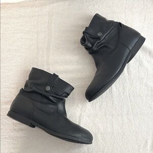 Birkenstock Sarnia Leather Ankle Boots